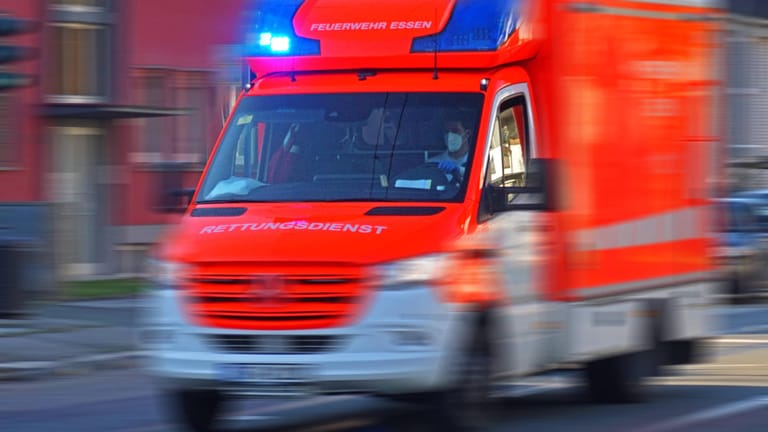 Schleswig-Holstein: Bei einem Unfall auf der A 1 ist ein Lkw in ein Stauende gerast.