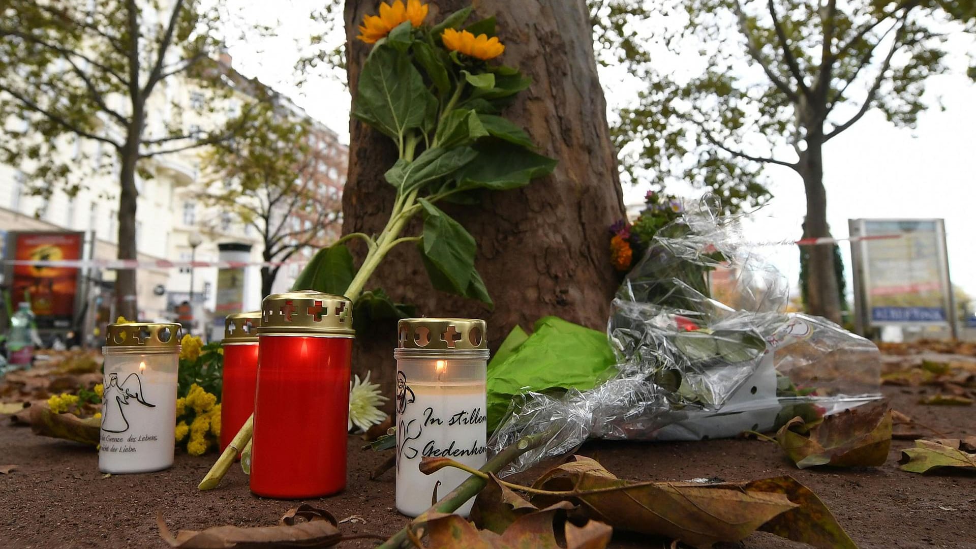 Trauer in Wien: Bei einem Terroranschlag wurden vier Personen getötet, darunter eine deutsche Frau.