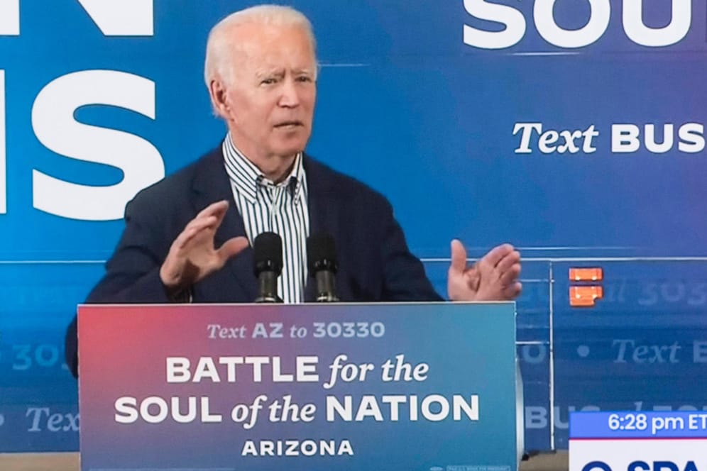 Joe Biden bei einem Wahlkampfauftritt im Oktober in Phoenix, Arizona: Er könnte Trump den Bundesstaat im Südwesten der USA entreißen.