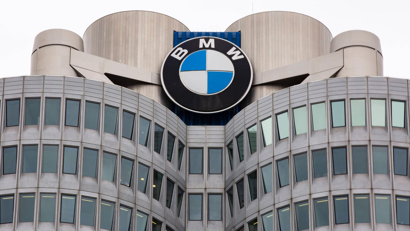 BMW-Konzernzentrale in München (Symbolbild): Der Autobauer fährt einen Gewinn ein.