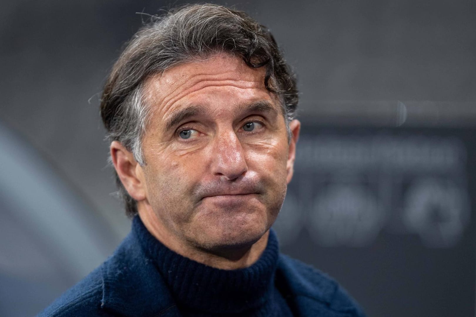 Bruno Labbadia: Der Trainer von Hertha BSC hat wegen eines Investitions-Stops wohl weniger finanzielle Möglichkeiten für Verpflichtungen neuer Spieler.