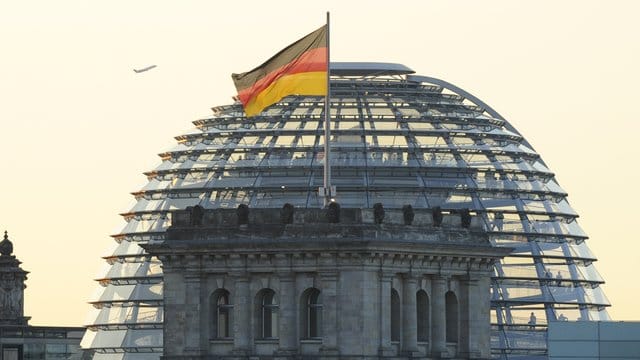 Die Kuppel des Reichstagsgebäudes in Berlin.