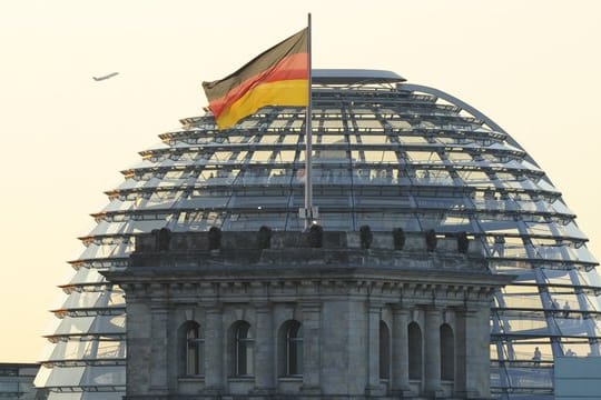 Die Kuppel des Reichstagsgebäudes in Berlin.