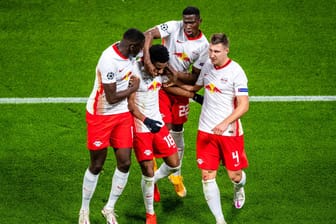 RB Leipzig dreht die Partie gegen Paris Saint-Germain und ist voll im Rennen um den Achtelfinal-Einzug in der Champions League. Doch nicht jeder Spieler konnte überzeugen. Die Einzelkritik.