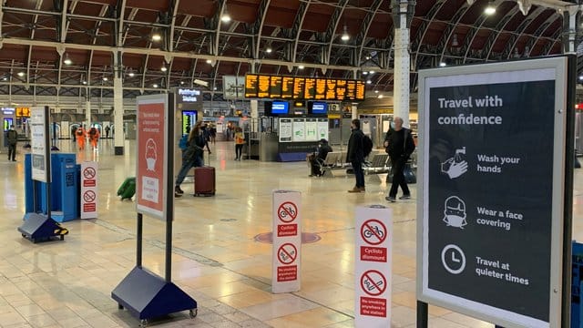 Wenig Andrang an der Londoner Paddington Station am Morgen.
