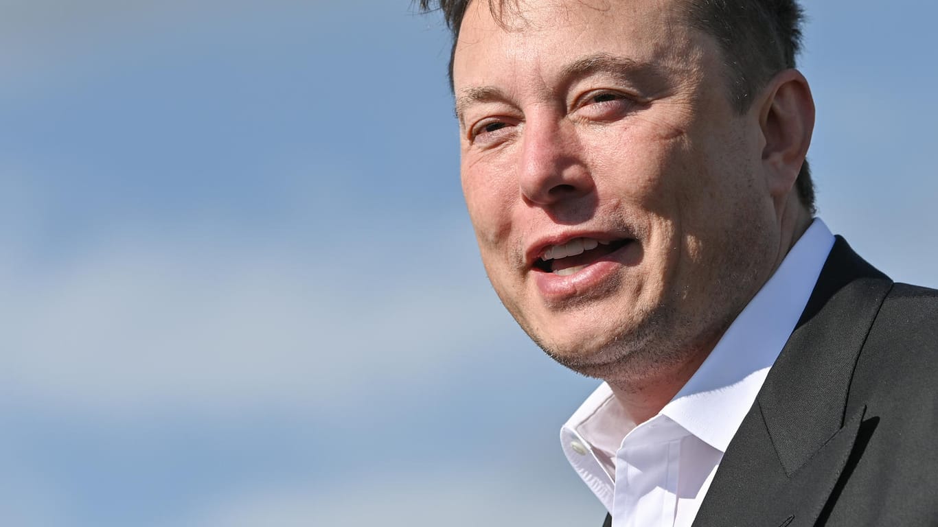 Elon Musk: Der Tesla-Chef besucht am Donnerstag überraschend die Baustelle seiner Gigafactory bei Berlin.