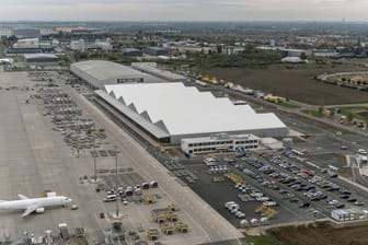Das Amazon-Luftfrachtzentrum am Flughafen Leipzig-Halle: Der Internethändler hat hier sein erstes regionales Luftfrachtzentrum in Europa in Betrieb genommen.
