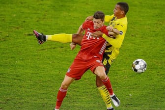 Robert Lewandowski und Manuel Akanji: Im Supercup gewann Bayern mit 3:2.