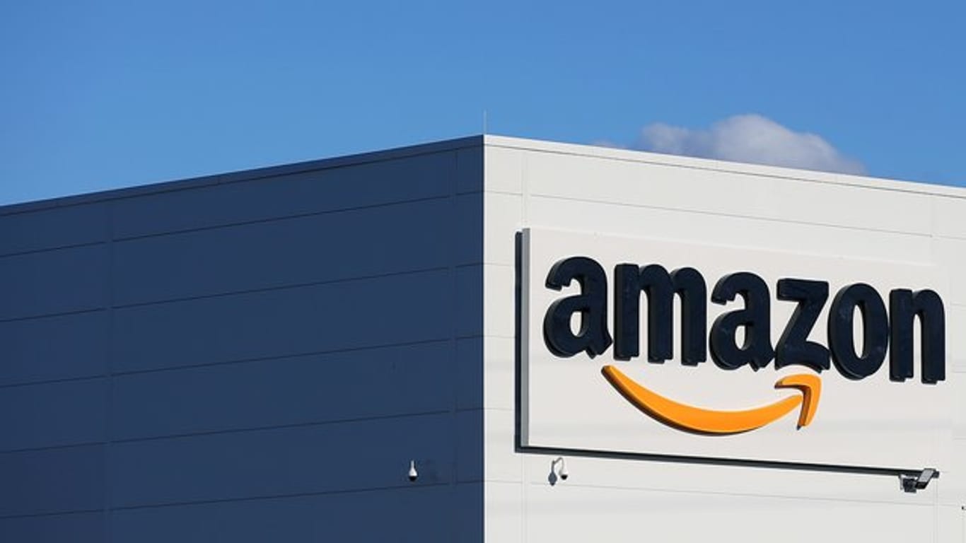Amazon nimmt ein neues Luftfrachtzentrum in Sachsen in Betrieb.