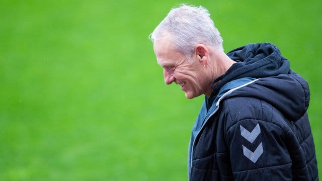 Empfindet leere Stadien als deprimierend: Freiburgs Trainer Christian Streich. Empfindet leere Stadien als deprimierend: Freiburgs Trainer Christian Streich.