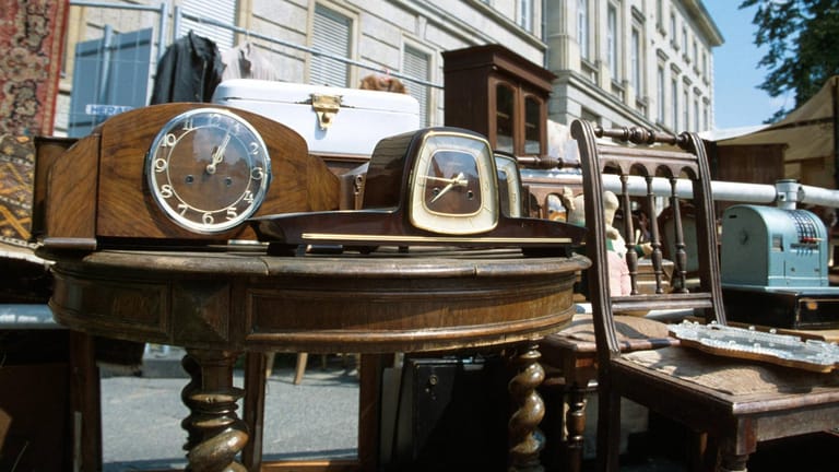 Altes Mobiliar: Auf Flohmärkten oder in Antik-Läden findet man originelle Einzelstücke.