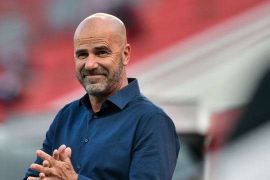 Plant für das Spiel gegen Hapoel Be'er Sheva mit komplett neuer Viererkette: Peter Bosz, Trainer von Bayer 04 Leverkusen.