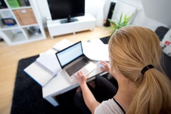 Mit dem neuen Teil-Lockdown arbeiten Beschäftigte wieder vermehrt von zu Hause aus.