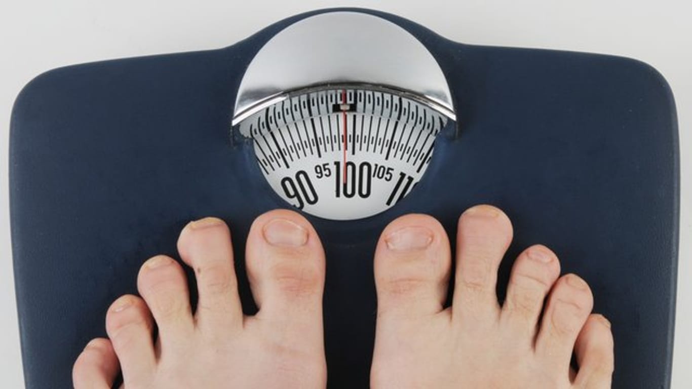 Gewicht: In Deutschland gilt man ab einem BMI von 25 kg/m² als übergewichtig.