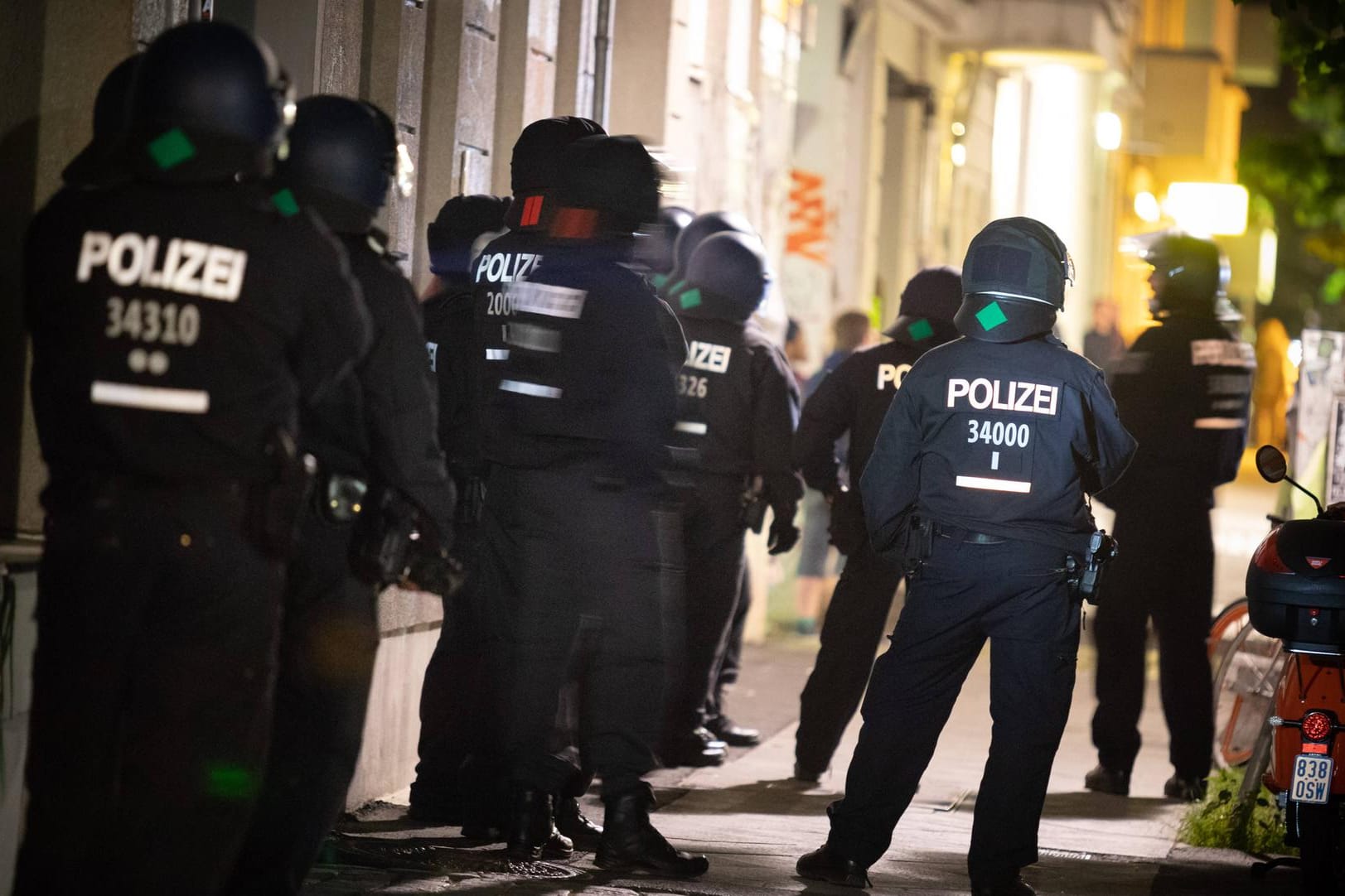 Linksradikale Gruppen: Immer wieder muss die Polizei bei Ausschreitungen der linken Szene eingreifen.