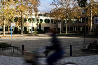 Die Schule in Rotterdam: Nachdem ein Foto der Zeichnung auf sozialen Medien verbreitet worden war, war der Lehrer ernsthaft bedroht worden.