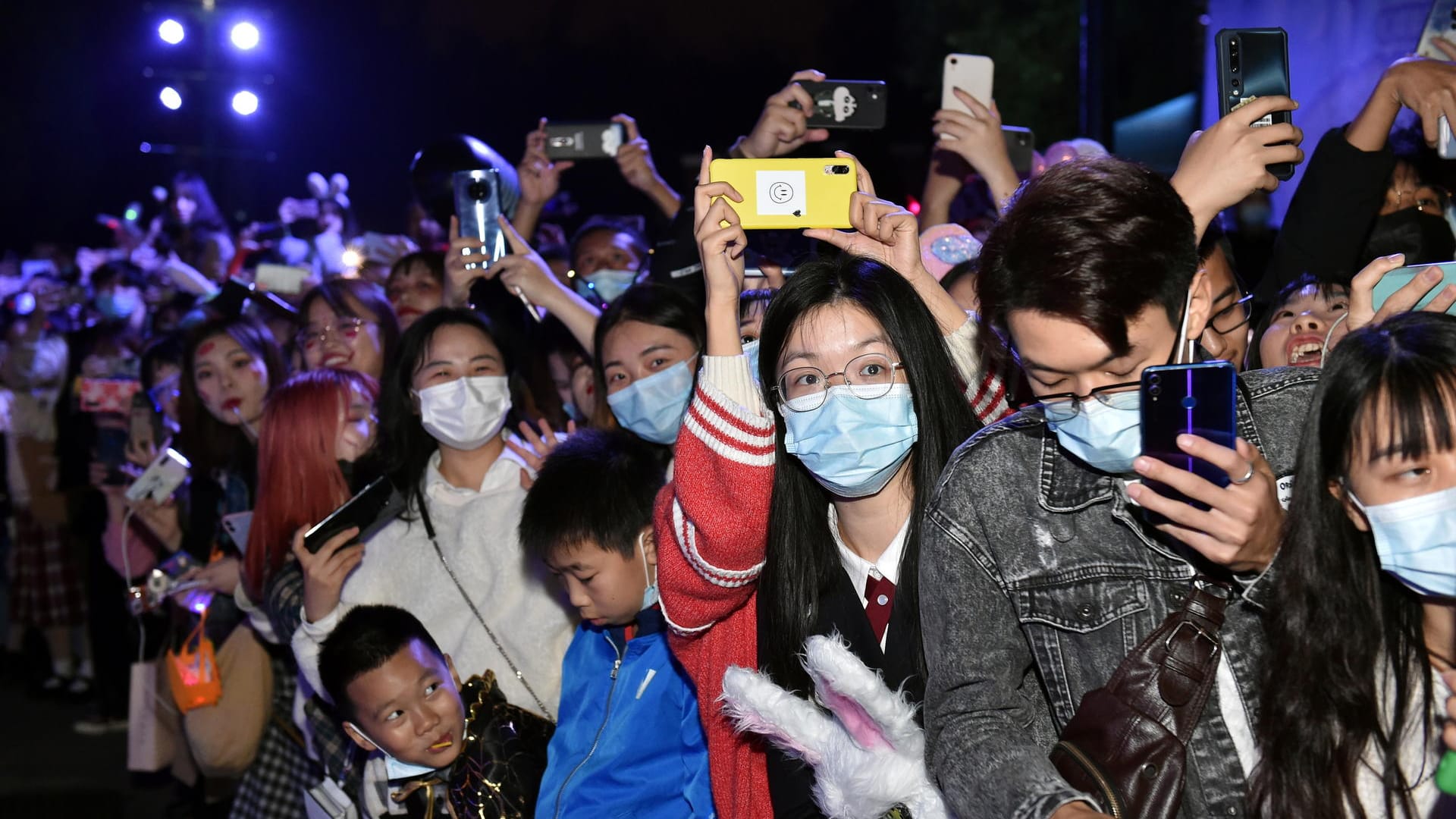 Halloween in einem Freizeitpark in Wuhan: In der chinesischen Stadt war das Virus Ende 2019 erstmals ausgebrochen.