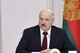 Die EU verhängt Sanktionen gegen den belarussischen Präsidenten Alexander Lukaschenko.