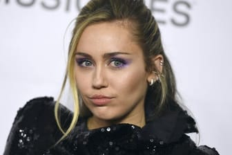 Miley Cyrus hat sich trotz einiger Schicksalsschläge nicht hängen gelassen.