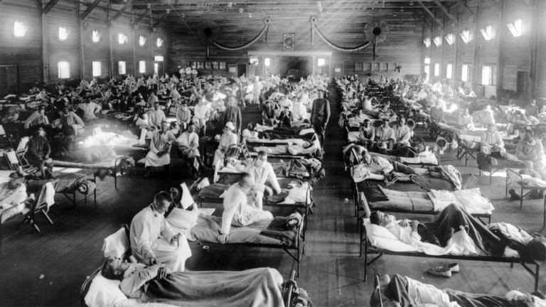 Gefährliches Virus: Kranke Soldaten in Camp Funston im US-Bundesstaat Kansas während der Spanischen Grippe 1918.