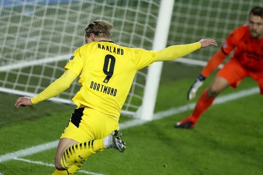 Die Fähigkeiten von Erling Haaland begeistern auch Schalkes ehemalige Stürmerlegende Klaus Fischer.