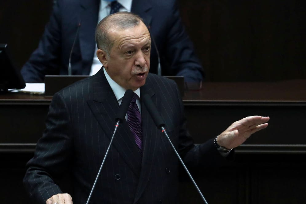 Der türkische Präsident Erdogan: Laut einem am Samstag veröffentlichten Präsidialdekret wurde Uysal durch den ehemaligen Finanzminister Naci Agbal ersetzt.