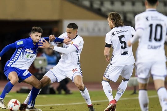 Enzo Zidane (l) in Aktion.
