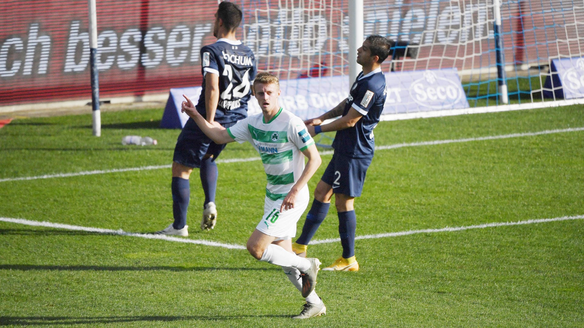 Fürth gegen Bochum: Sebastian Ernst bejubelt seinen Treffer für die SpVgg. Fürth gegen Bochum: Sebastian Ernst bejubelt seinen Treffer für die SpVgg.