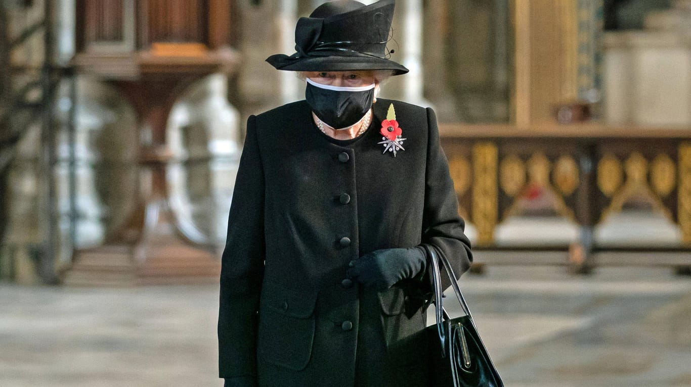 Queen Elizabeth II:: Weil sie im Oktober keine Maske trug, gab es viel Kritik.