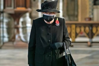 Queen Elizabeth II:: Weil sie im Oktober keine Maske trug, gab es viel Kritik.