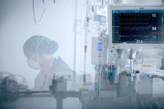 Pflegekräfte, Ärzte und Angehörige von Risikogruppen sollen vorrangig gegen das Coronavirus geimpft werden.