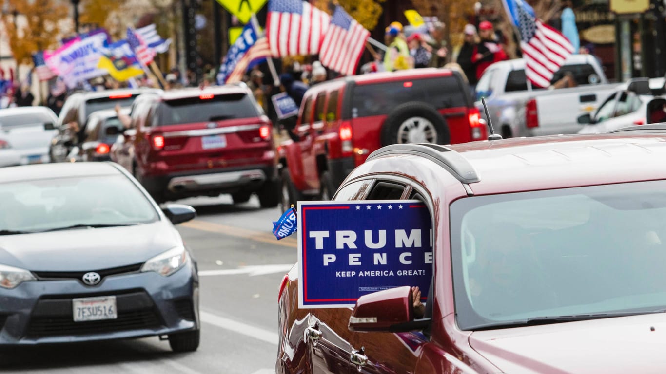 US-Wahl: Trump-Anhänger gehen von Wahlbetrug aus und protestieren gegen das Ergebnis.