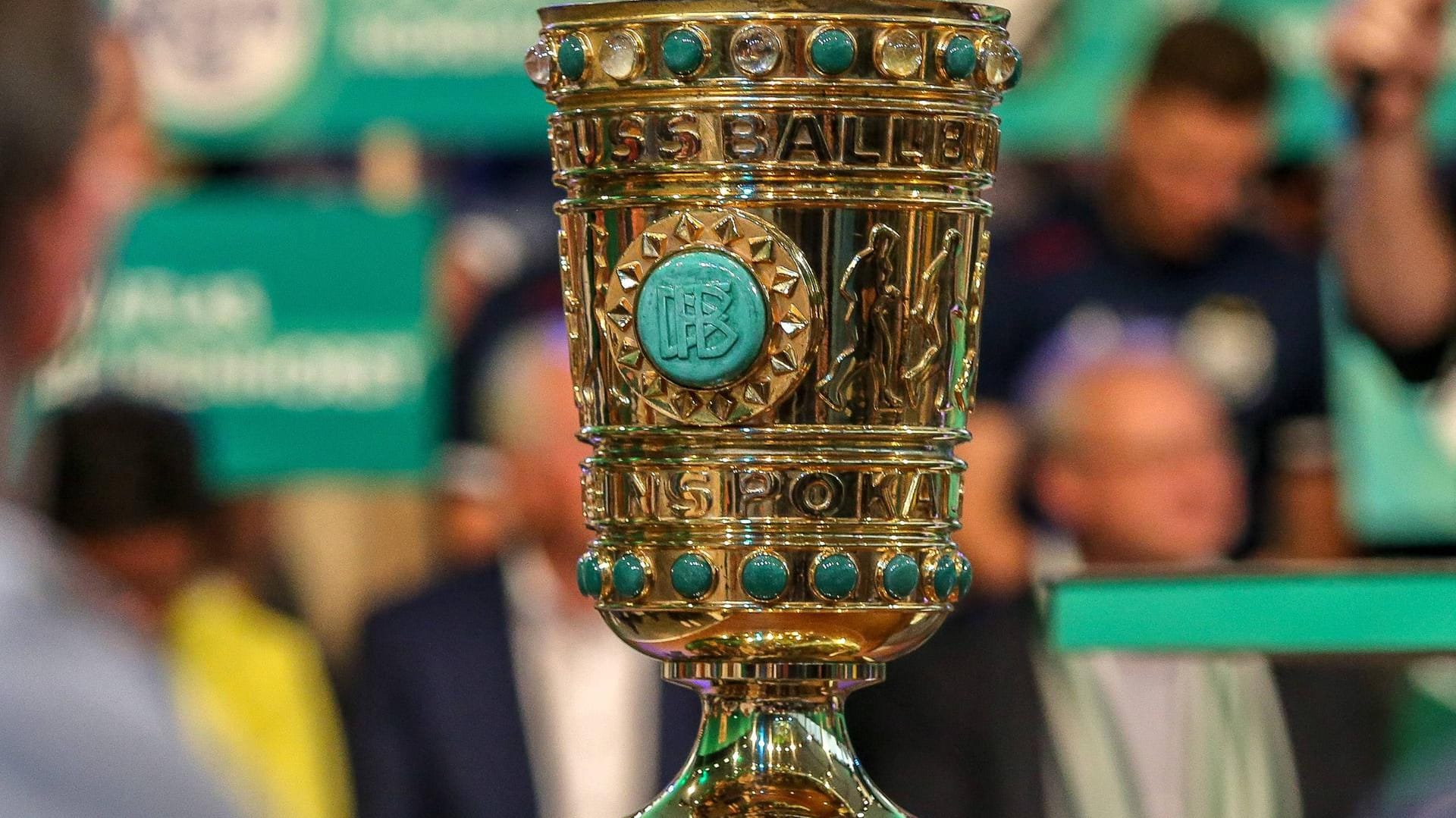 Objekt der Begierde: der DFB-Pokal.