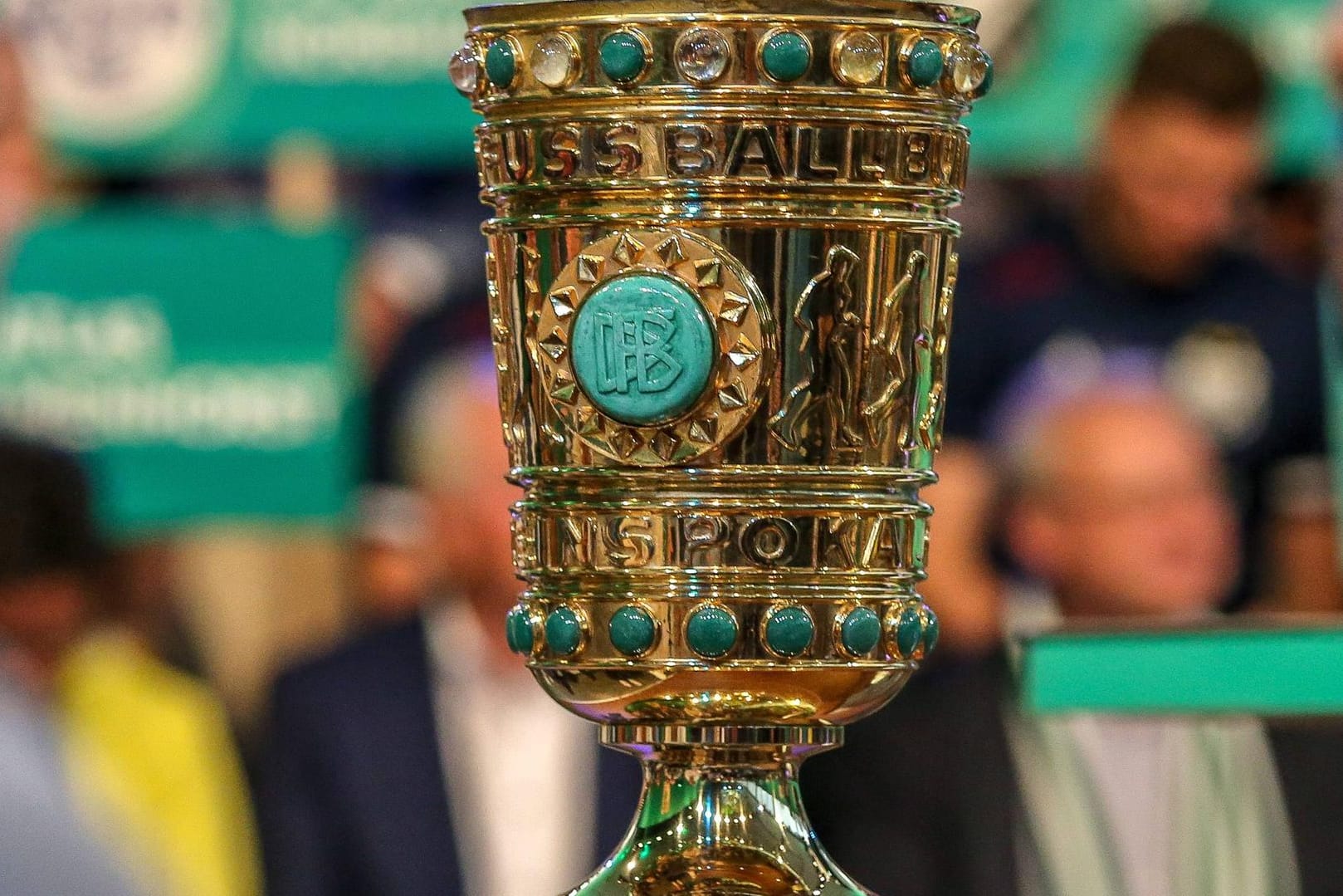 Objekt der Begierde: der DFB-Pokal.