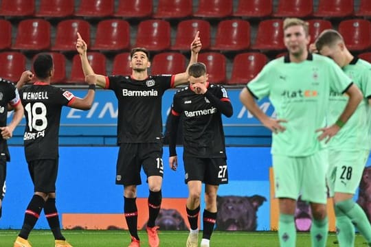 Leverkusens Doppel-Torschütze Lucas Alario (3.