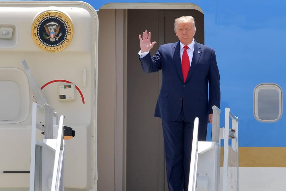 Die höfische Aura der Macht: Donald Trump bei einem Besuch in Miami im Sommer.