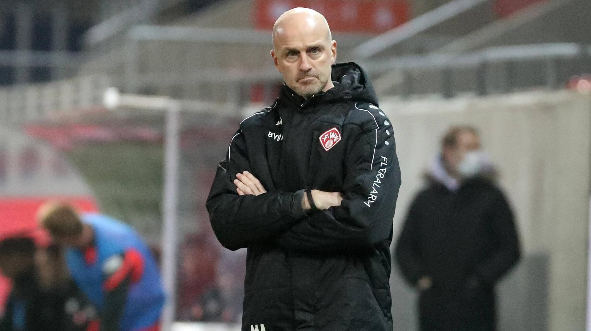 Trainer Marco Antwerpen: Vor sechs Wochen übernahm er bei den Würzburger Kickers das Amt, nun soll er vor dem Aus stehen. Trainer Marco Antwerpen: Vor sechs Wochen übernahm er bei den Würzburger Kickers das Amt, nun soll er vor dem Aus stehen.