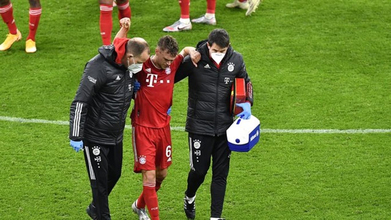 Beim Sieg der Bayern in Dortmund hat sich Joshua Kimmich verletzt.