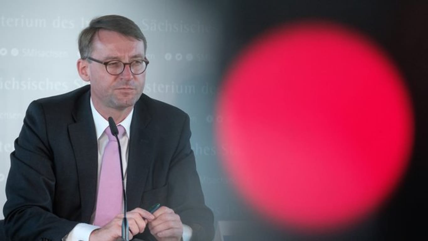 Wird nach den Ereignissen in Leipzig scharf kritisiert: Sachsen Innenminister Roland Wöller.