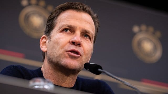 Oliver Bierhoff verteidigte die junge deutsche Fußball-Nationalmannschaft gegen Kritik. Oliver Bierhoff verteidigte die junge deutsche Fußball-Nationalmannschaft gegen Kritik.