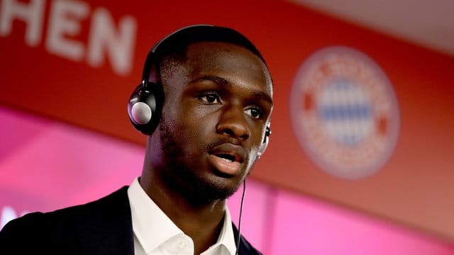 War im Sommer von Paris Saint-Germain zum FC Bayern München gekommen: Tanguy Nianzou. War im Sommer von Paris Saint-Germain zum FC Bayern München gekommen: Tanguy Nianzou.