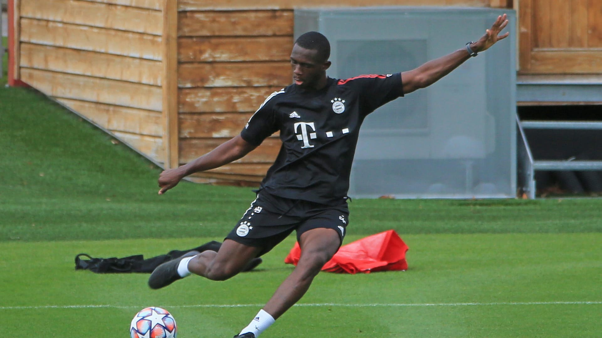 Tanguy Nianzou: Der Neuzugang der Bayern wurde mit PSG in der vergangenen Saison Meister und Pokalsieger in Frankreich.