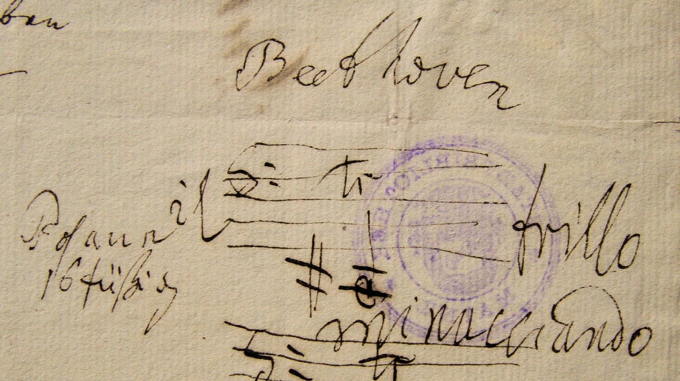 Schrift und Stempel von einem Brief von Ludwig van Beethoven: Solche Briefe zeigt die Wissenschaftliche Stadtbibliothek in Mainz.