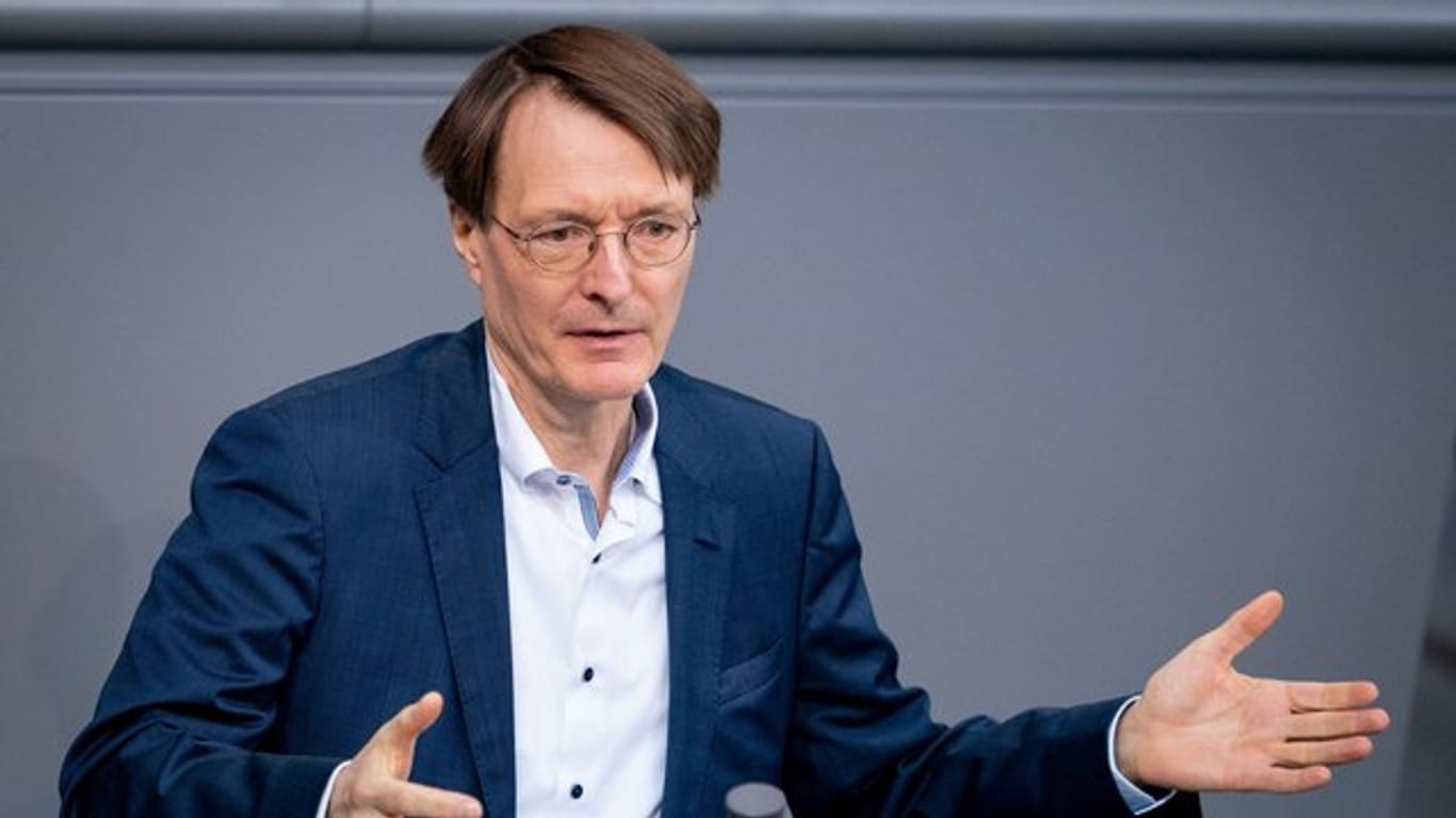 Karl Lauterbach spricht bei einer Sitzung im Bundestag