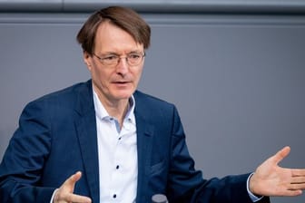 Karl Lauterbach spricht bei einer Sitzung im Bundestag