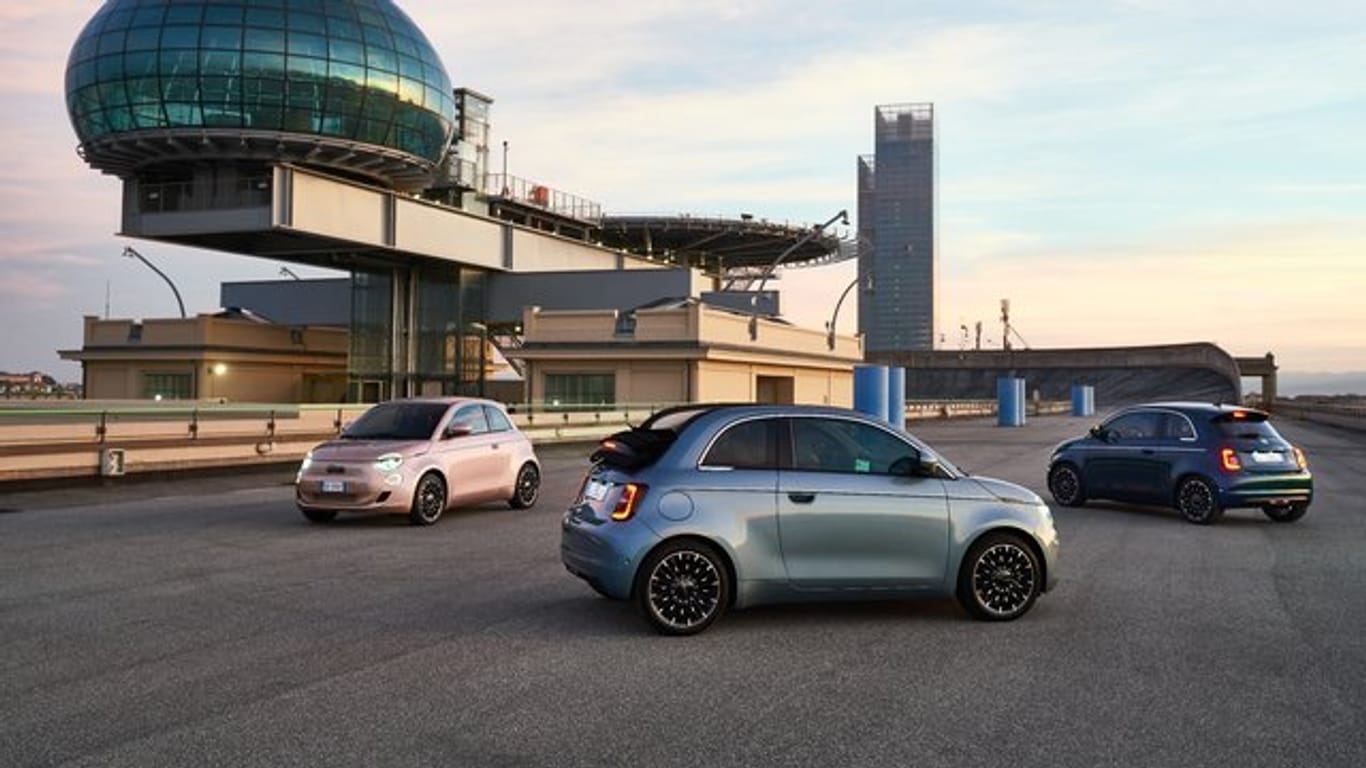 Fiat lässt den neuen 500 als elektrisches Trio in drei Karosserievarianten auftreten.
