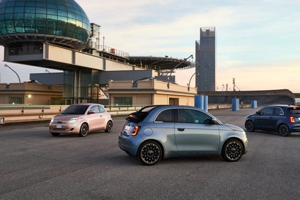 Fiat lässt den neuen 500 als elektrisches Trio in drei Karosserievarianten auftreten.