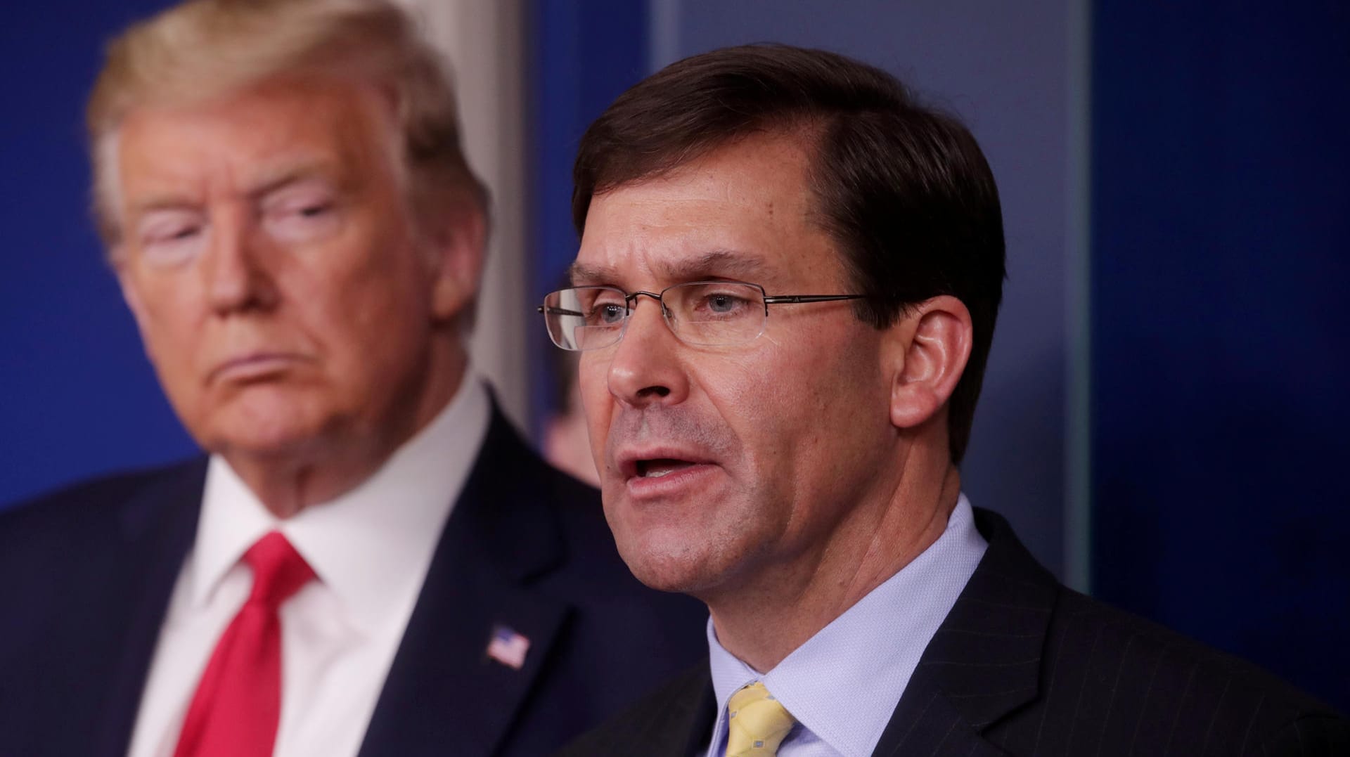 Trump und Mark Esper: Gerüchte um den nun ehemaligen Verteidigungsminister gab es schon länger.