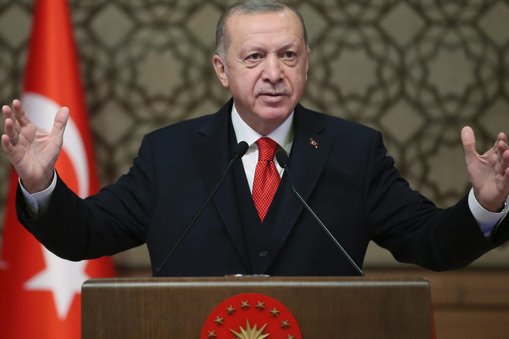 Recep Tayyip Erdoğan: Der türkische Präsident hat einen neuen Finanzminister ernannt.