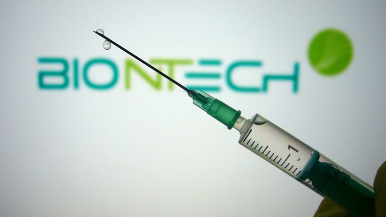 Impfstoff: Der Hersteller Biontech will die Zulassung seines Covid-19-Impfstoffs beantragen. (Symbolbild)